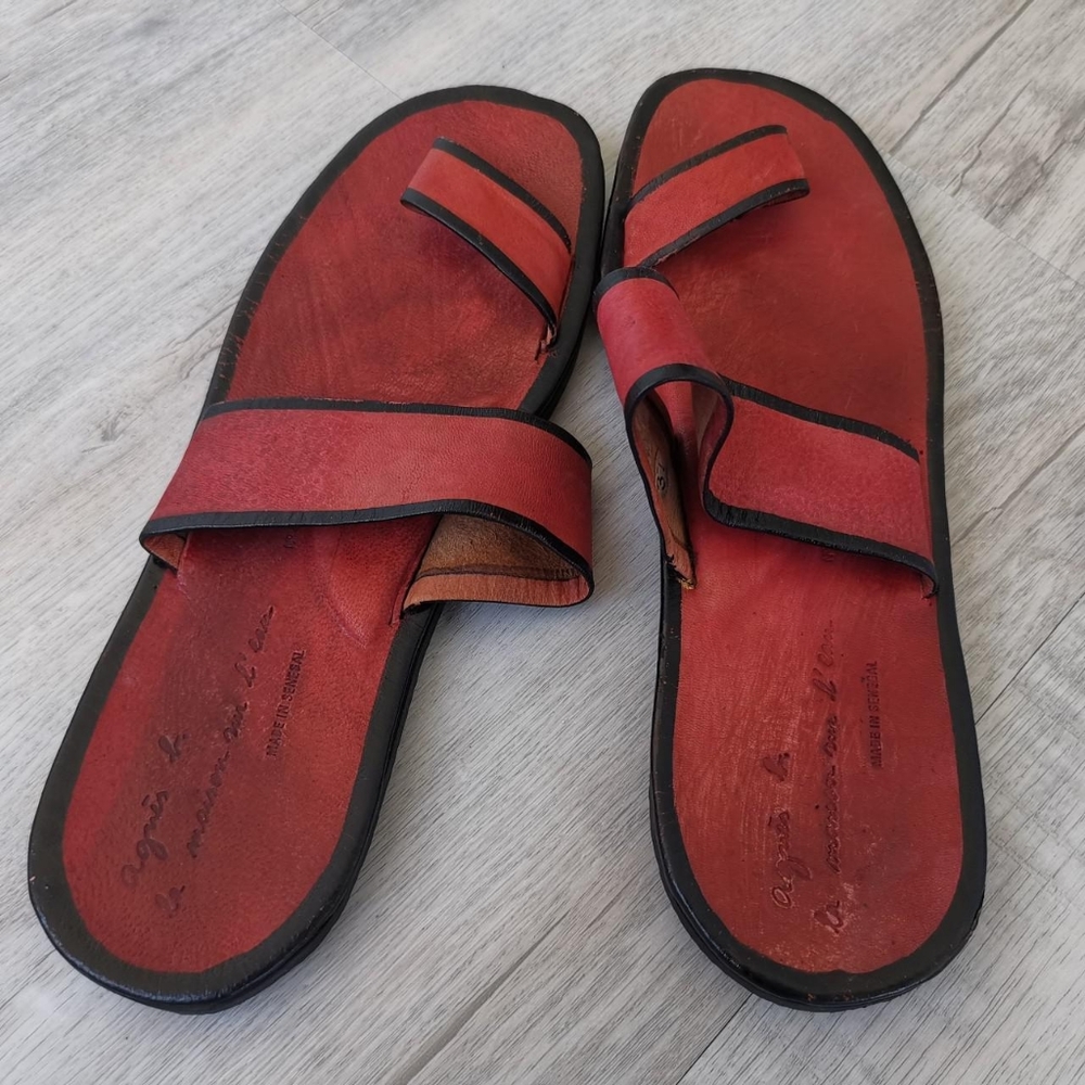 Agnes b flip flops